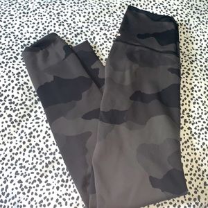 black camo aerie leggings XS